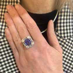 Bague Entourage en or blanc, platine, saphir et diamants