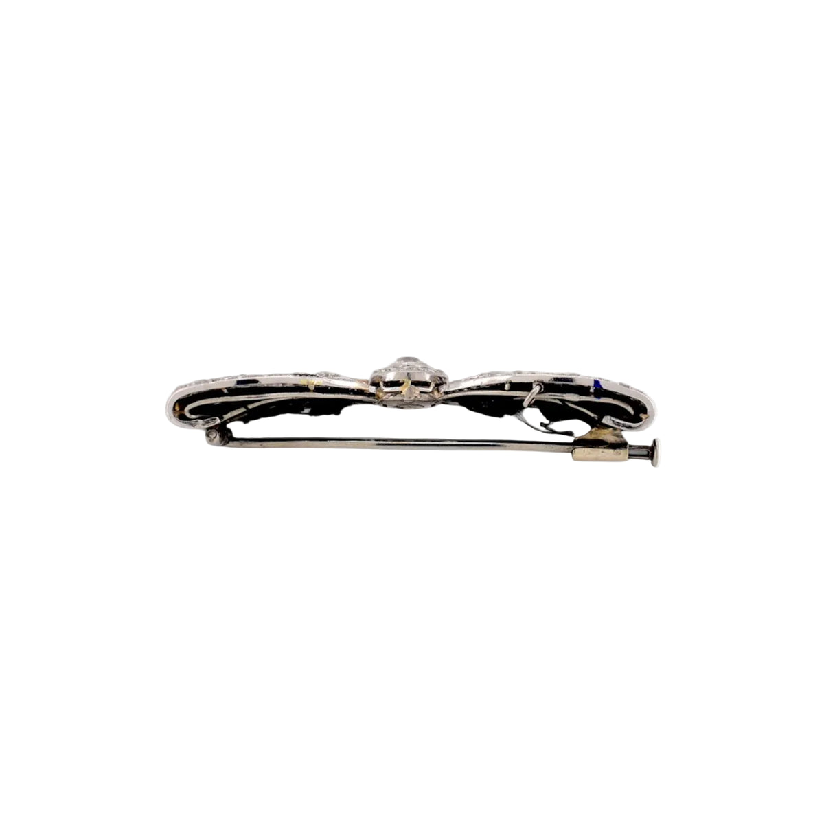 Brooch made of white gold, platinum, and diamonds