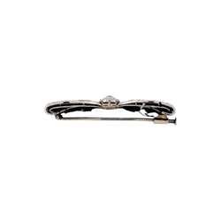 Brooch made of white gold, platinum, and diamonds