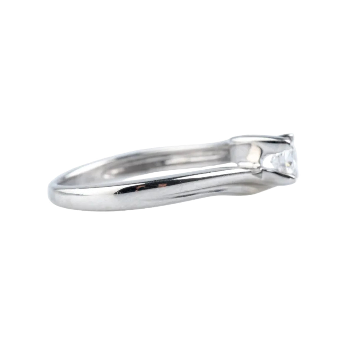 White Gold Solitaire Ring with Diamond