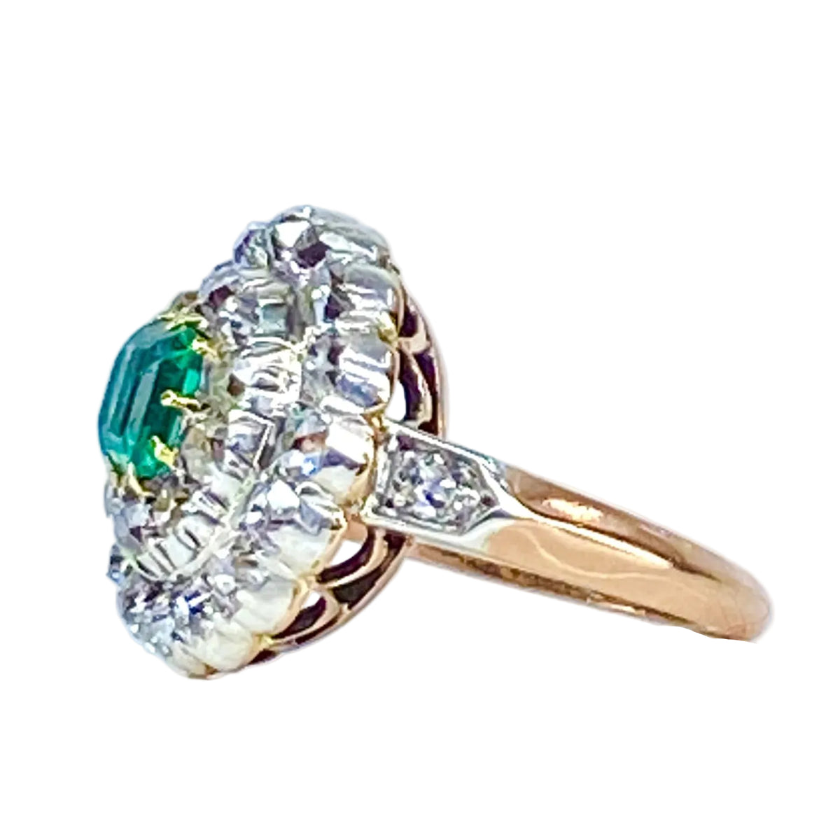 Marguerite Ring in white gold, yellow gold, emeralds, and diamonds
