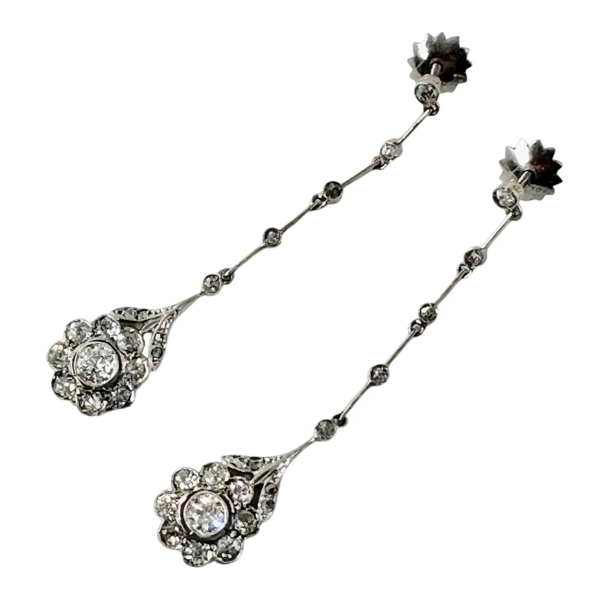 Belle Époque earrings in platinum, yellow gold, and diamonds