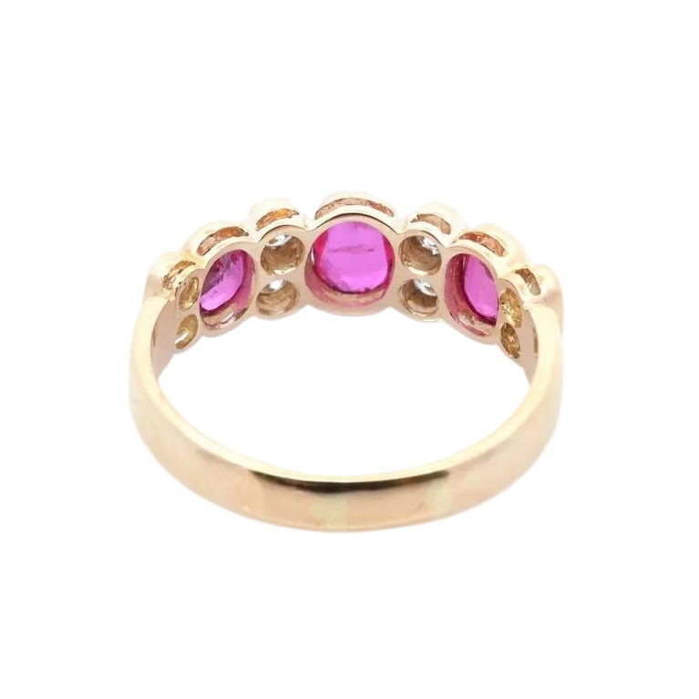 Bague Alliance en or jaune, rubis et diamants