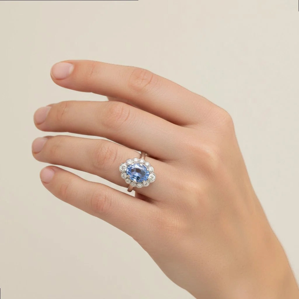 Bague Pompadour en or blanc, saphir et diamants