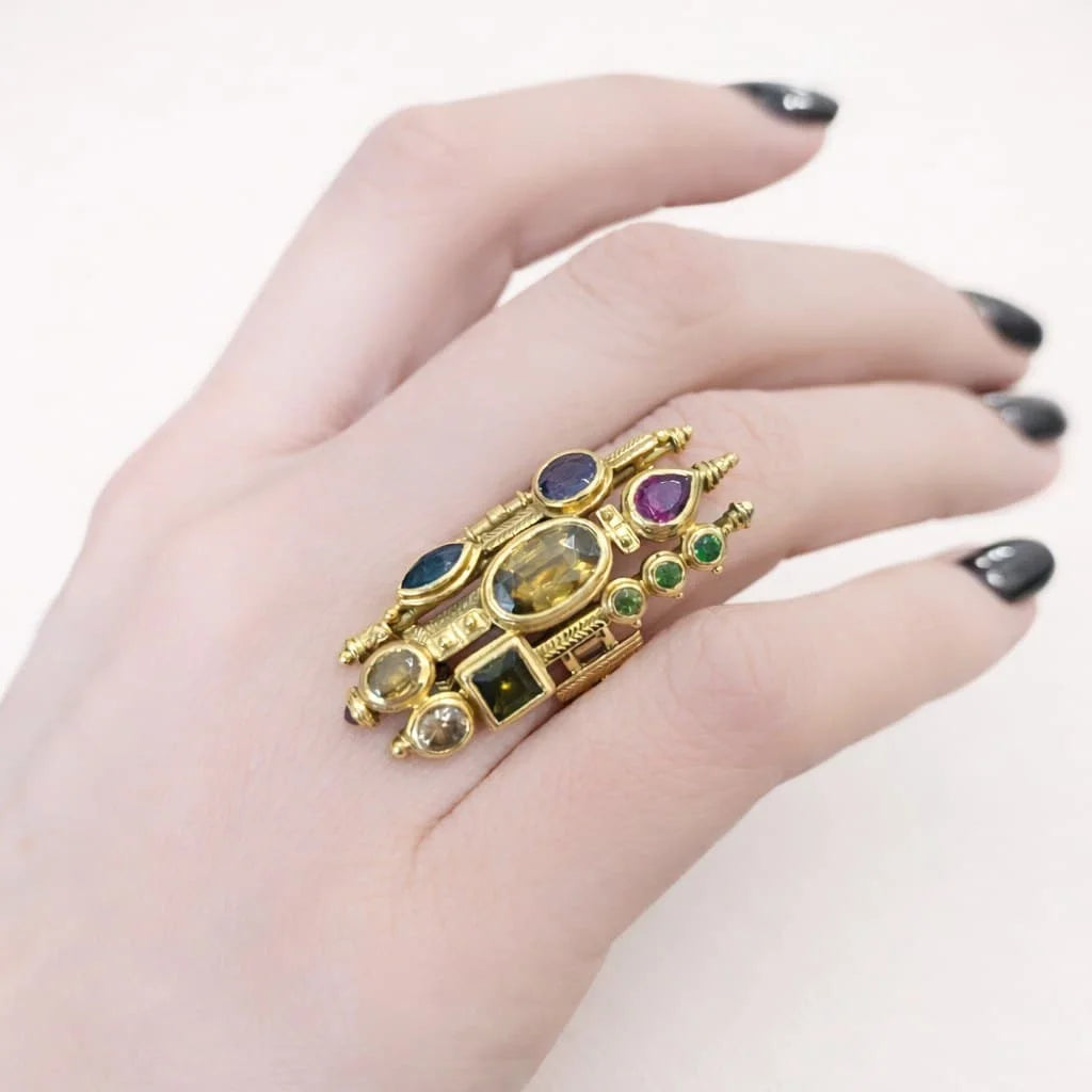 Yellow gold ring with multicolored stones