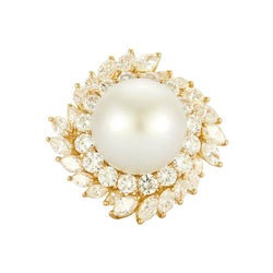 BUCHERER Cocktail Ring in yellow gold, pearl, and diamonds