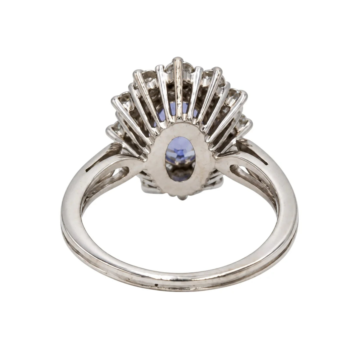Bague Marguerite en or blanc, saphir et diamants