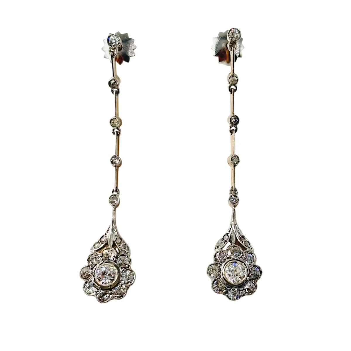 Belle Époque earrings in platinum, yellow gold, and diamonds