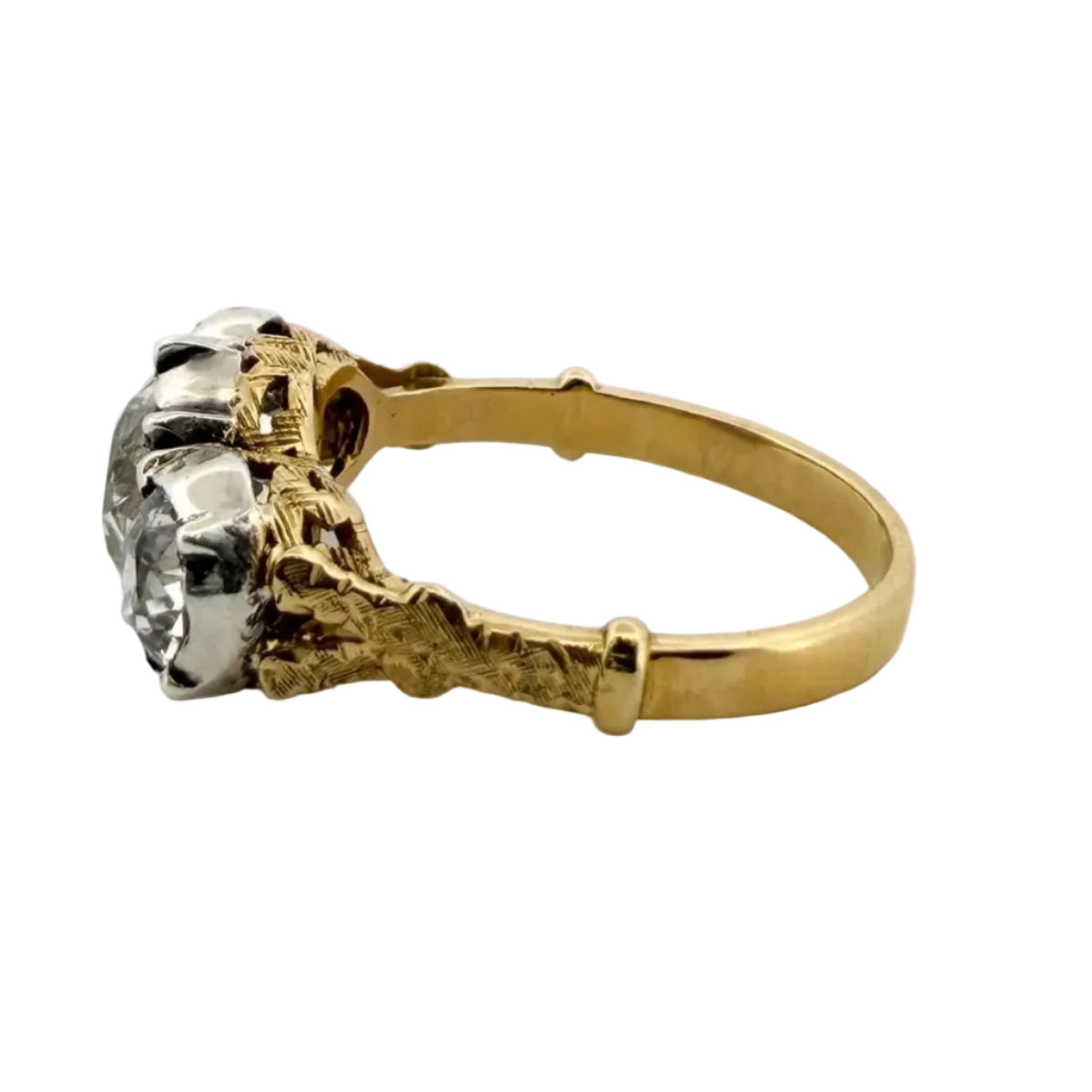 Trilogy Ring in Yellow Gold and Diamonds
