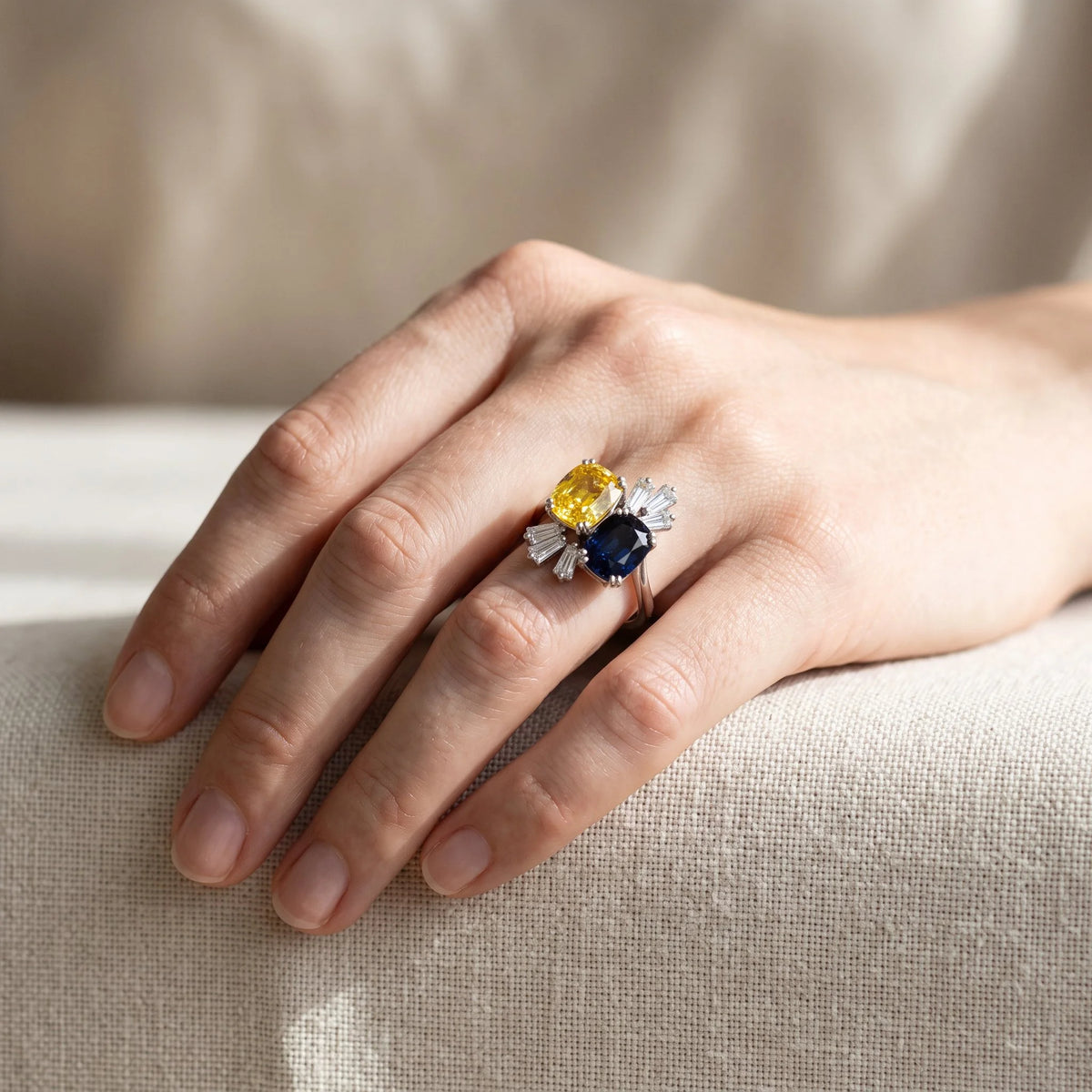 Bague Toi & Moi en or blanc, saphirs et diamants