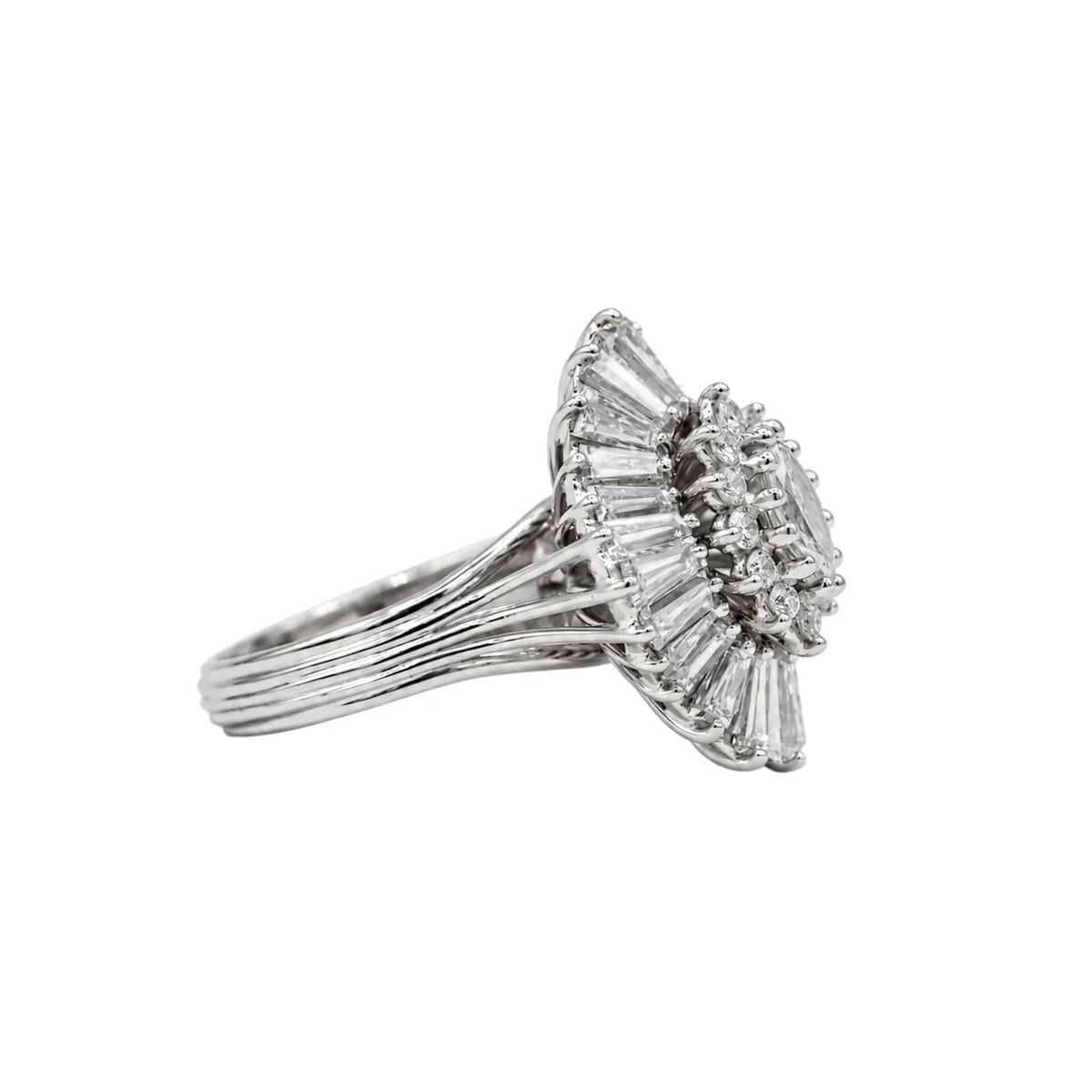 Bague Cocktail en platine et diamants