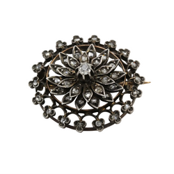 Brooch made of yellow gold, silver, and diamonds