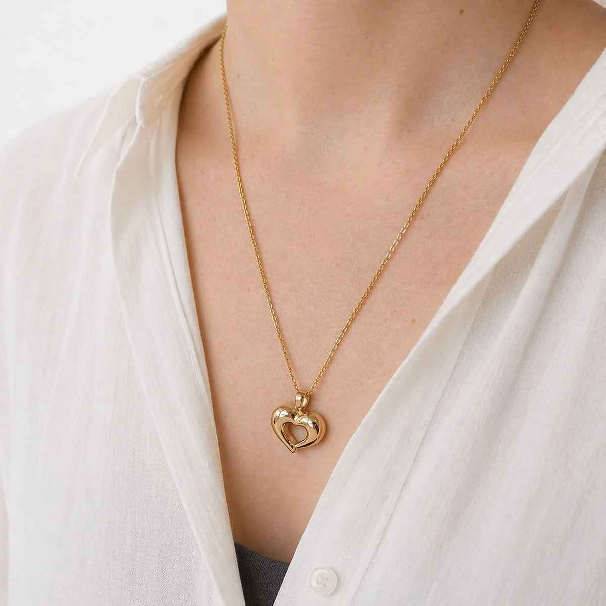 VAN CLEEF & ARPELS yellow gold pendant