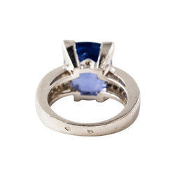 Bague Entourage en or blanc, saphir et diamants