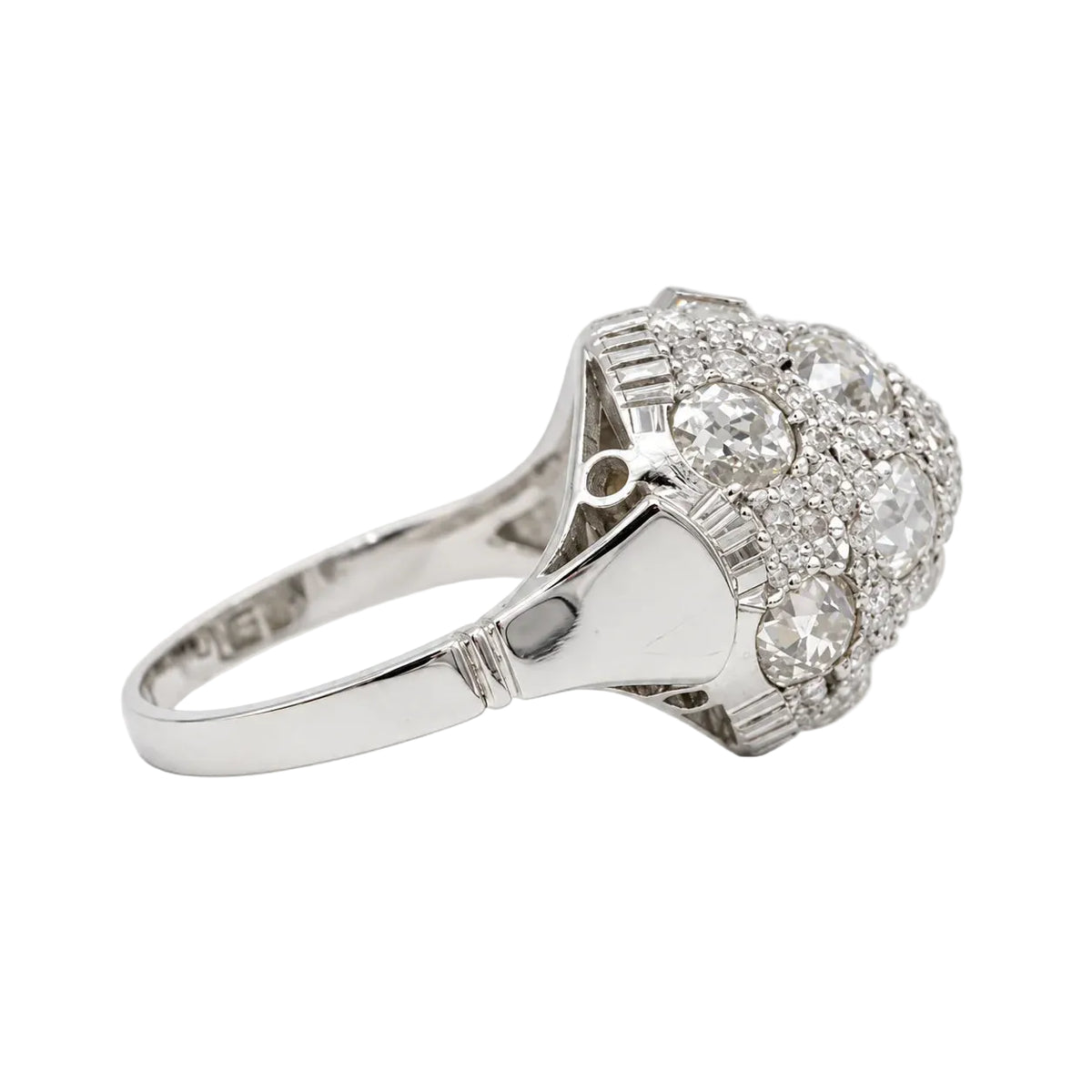 Bague Dôme en or blanc, platine et diamants