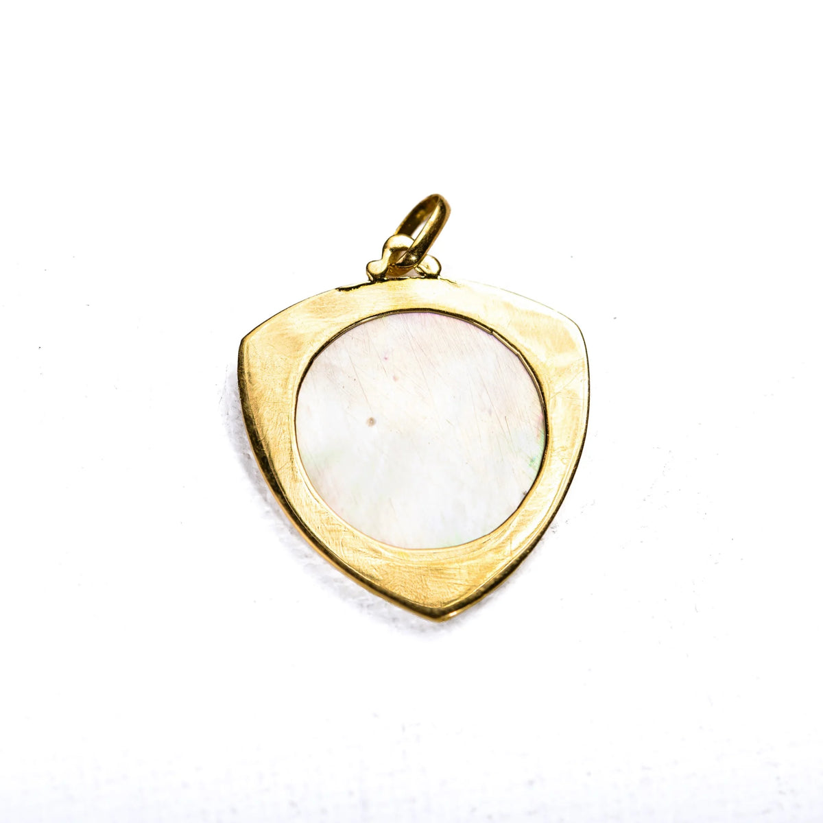 Yellow gold and Mother-of-pearl medal