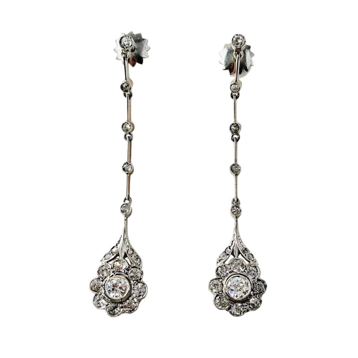 Belle Époque earrings in platinum, yellow gold, and diamonds