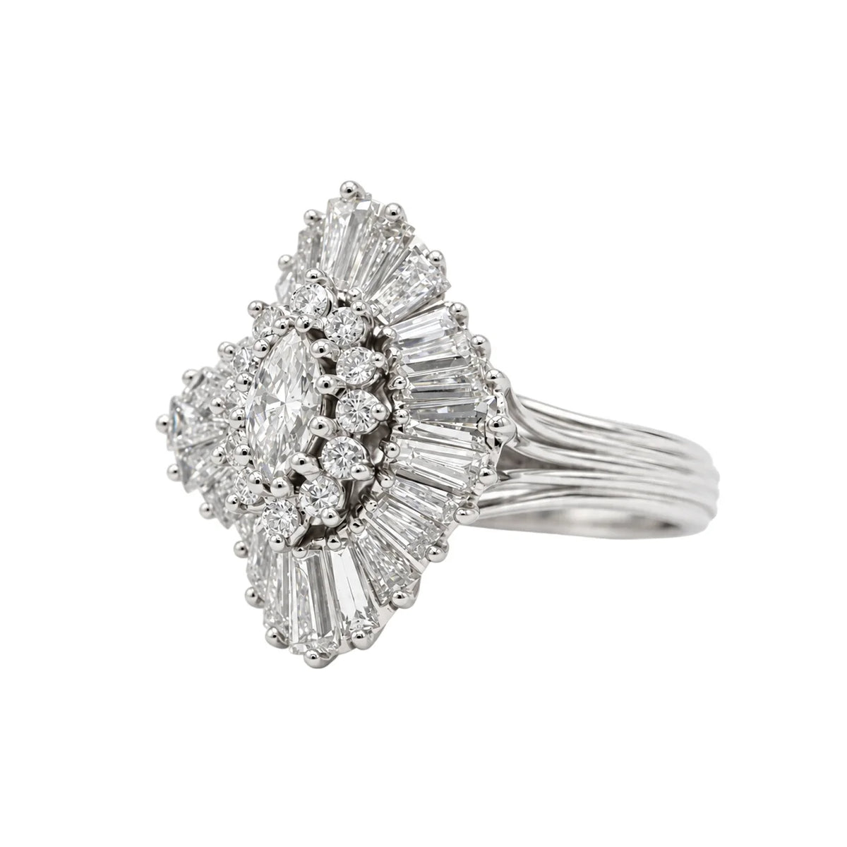 Bague Cocktail en platine et diamants