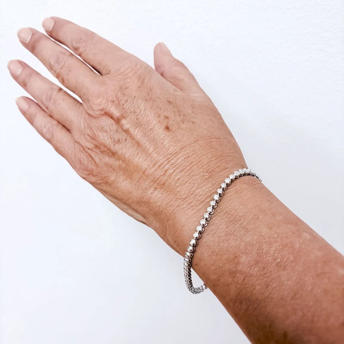 "Ligne" Bracelet in White Gold and Diamonds