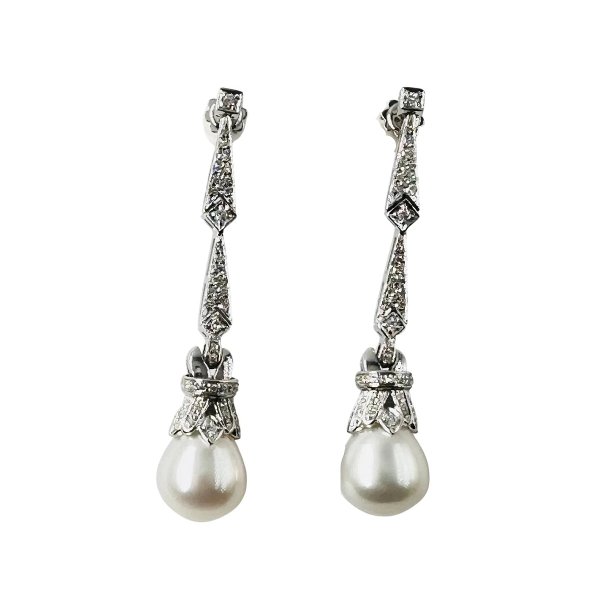White Gold Dangle Earrings with Pearls and Diamonds
