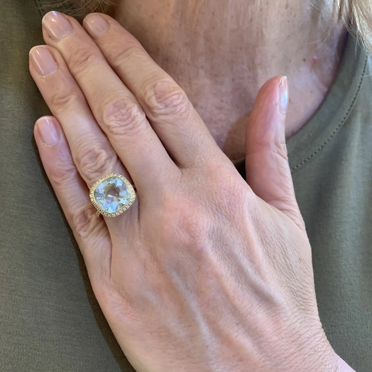 ISABELLE LANGLOIS "Entourage" Ring in yellow gold, aquamarine, and diamonds
