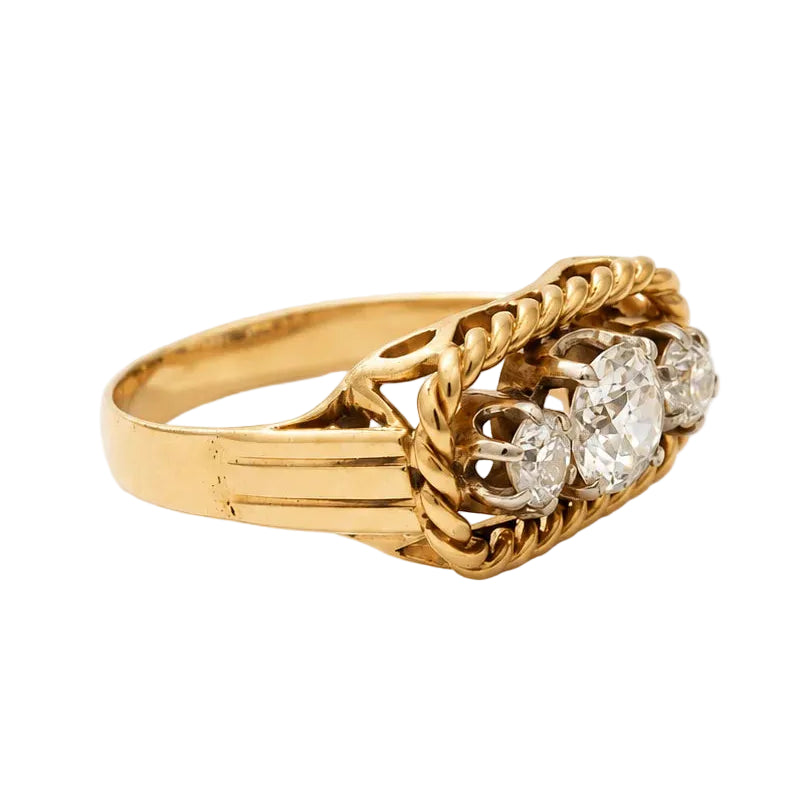 Trilogy Ring in Yellow Gold and Diamonds