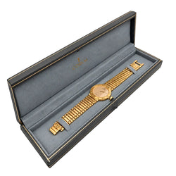 CORUM "Romvlvs" Watch in Yellow gold