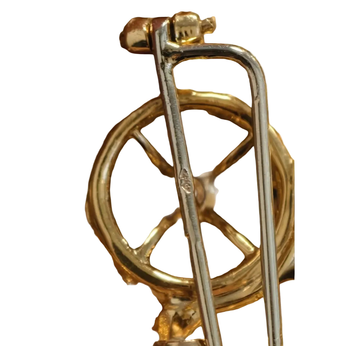 VAN CLEEF & ARPELS Clip Brooch in yellow gold and diamonds