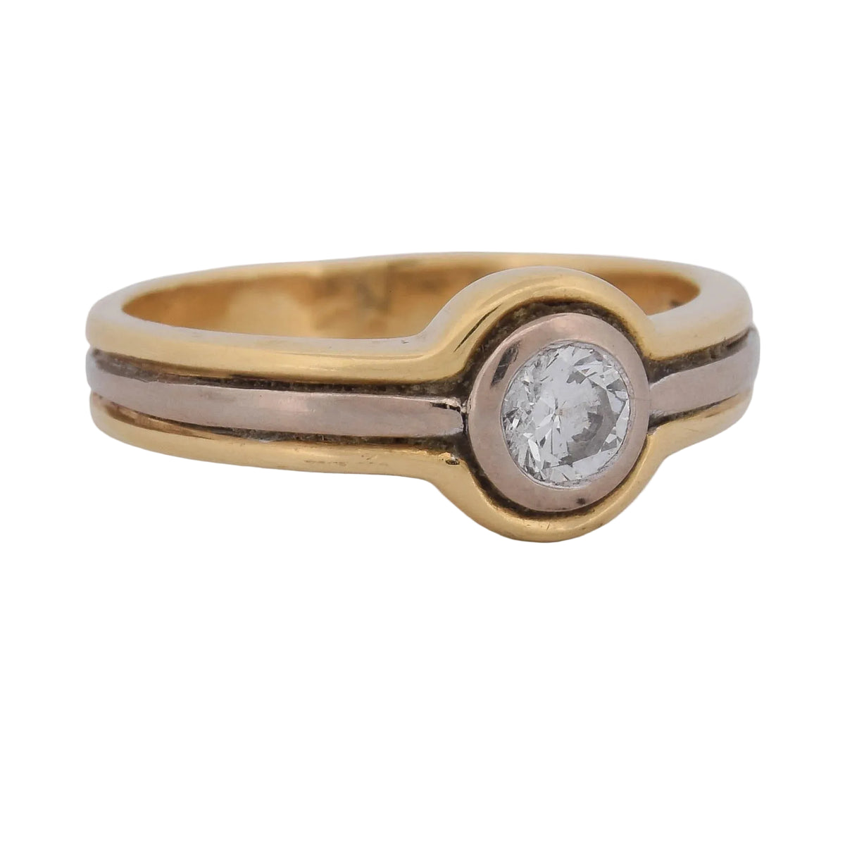 Solitaire Ring in Yellow gold, Rose gold, and Diamond