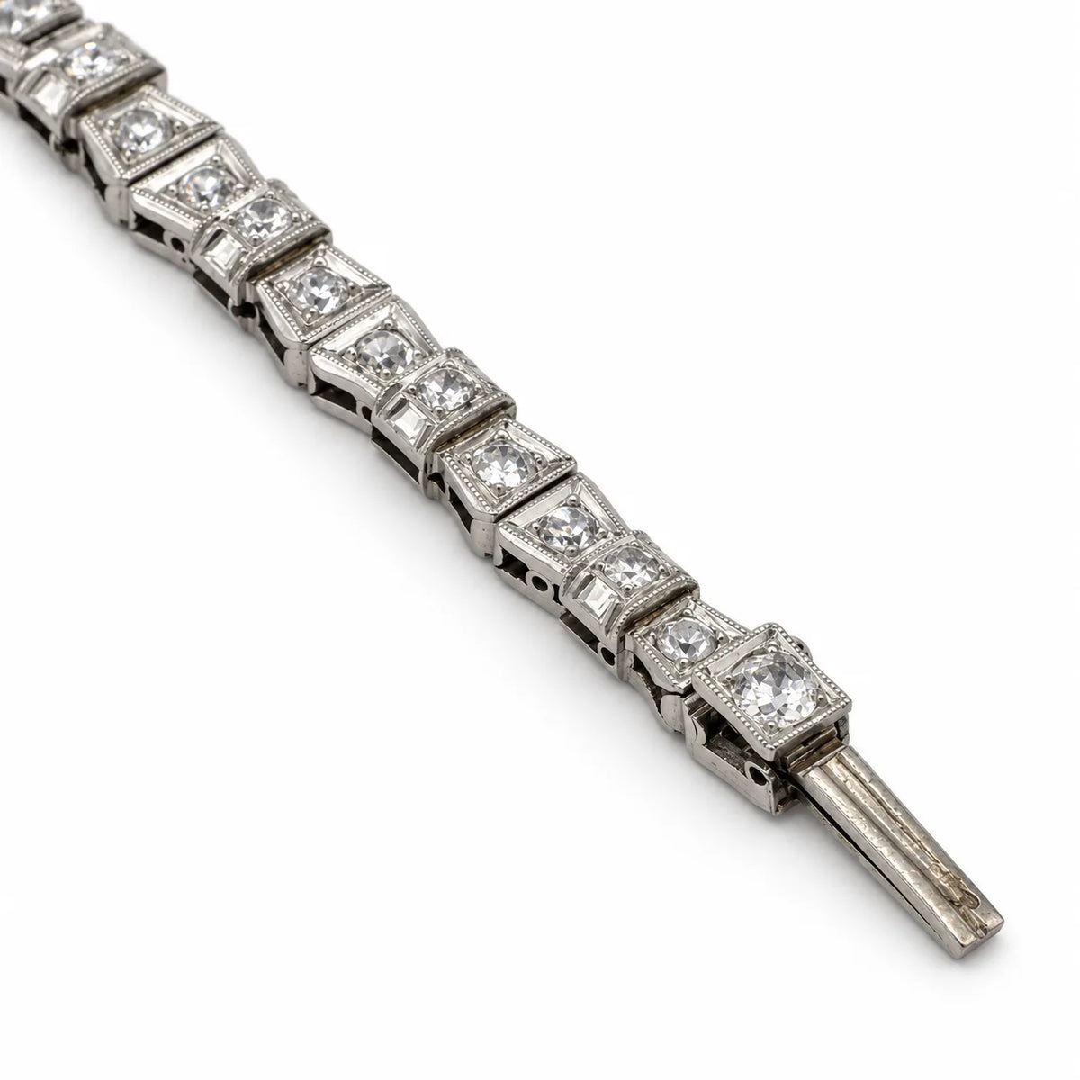 Art Deco watch in platinum and diamonds