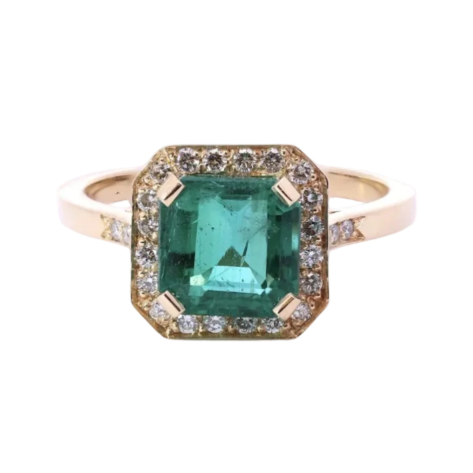"Entourage" Ring in Yellow Gold, Emerald, and Diamonds