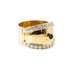 Yellow gold ring with diamonds and a Cabochon-cut emerald