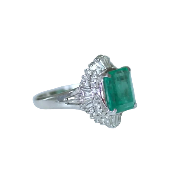 Entourage Ring in Platinum, Emerald, and Diamonds