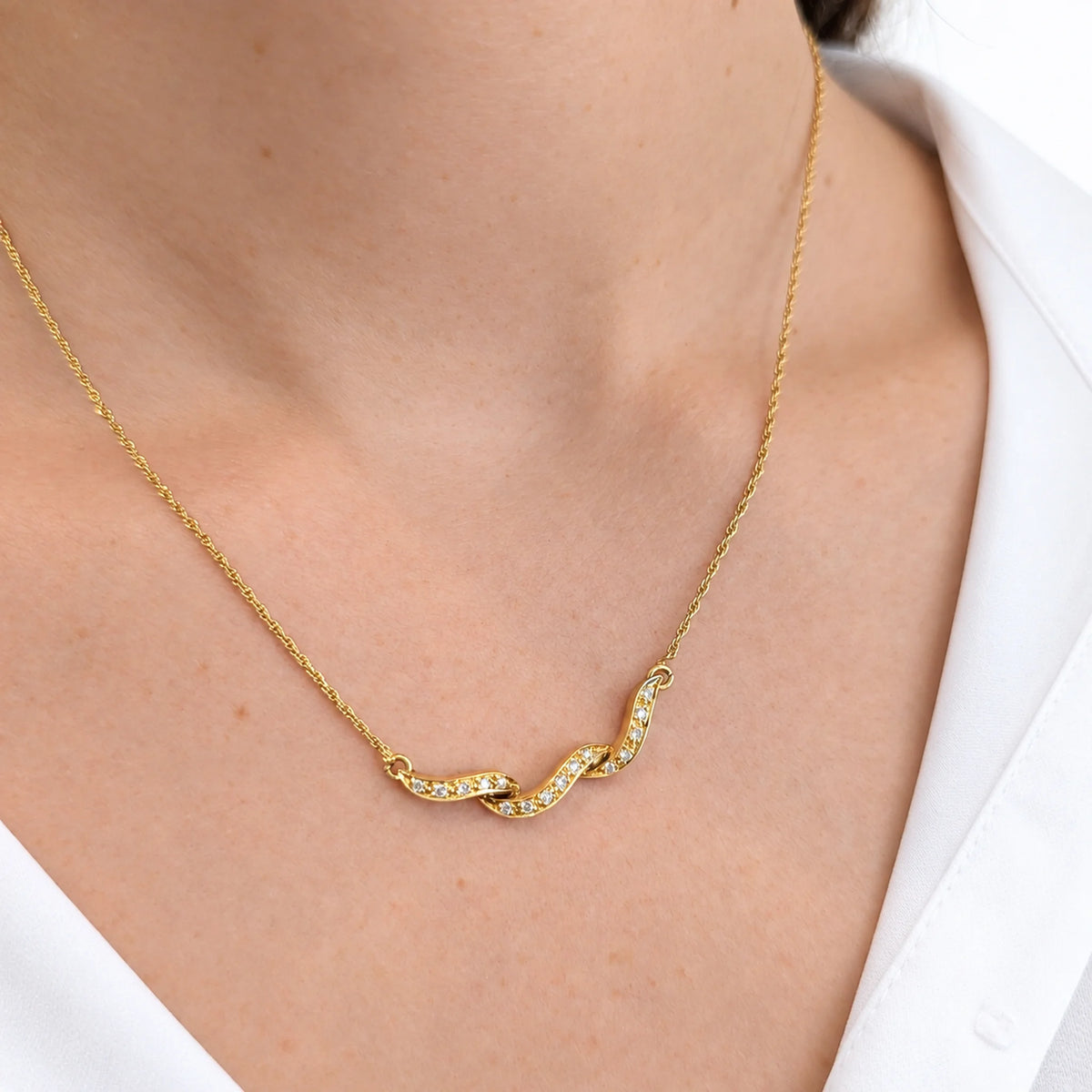 Collier Pendentif en or jaune et diamants
