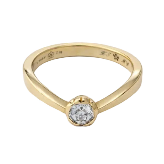 Yellow Gold Solitaire Ring with Diamond