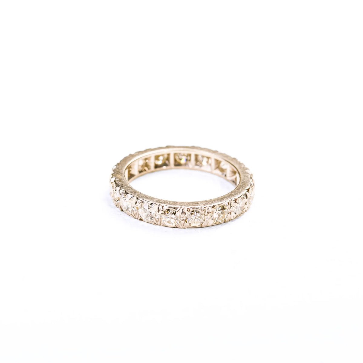 American Wedding Band in White Gold and Diamonds