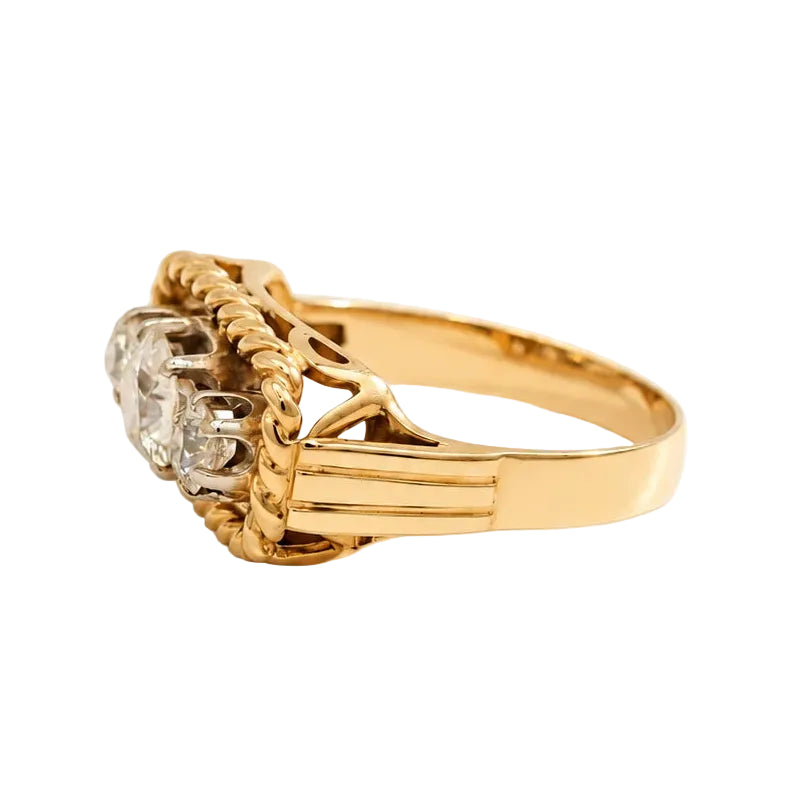 Trilogy Ring in Yellow Gold and Diamonds