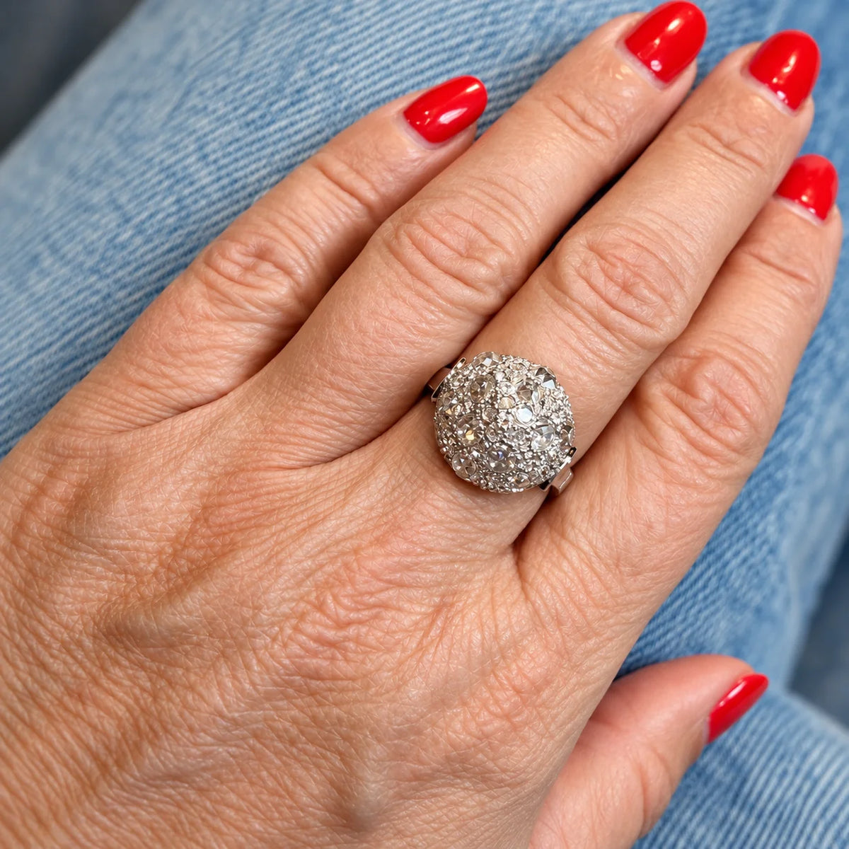 Bague Dôme en or blanc, platine et diamants