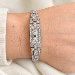 Montre Art Déco en platine et diamants