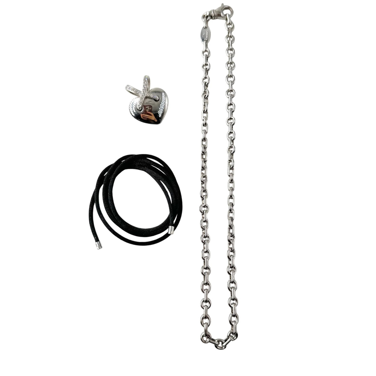 CHAUMET "Coeur Liens" Pendant Necklace in white gold and diamonds