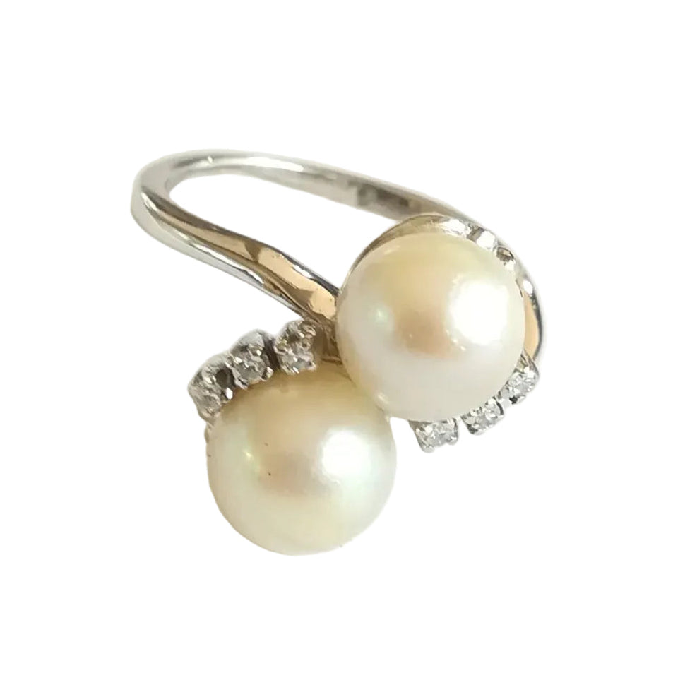 "Toi et Moi" Ring in White Gold, Pearls, and Diamonds