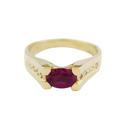 Yellow Gold Solitaire Ring with Ruby and Diamonds