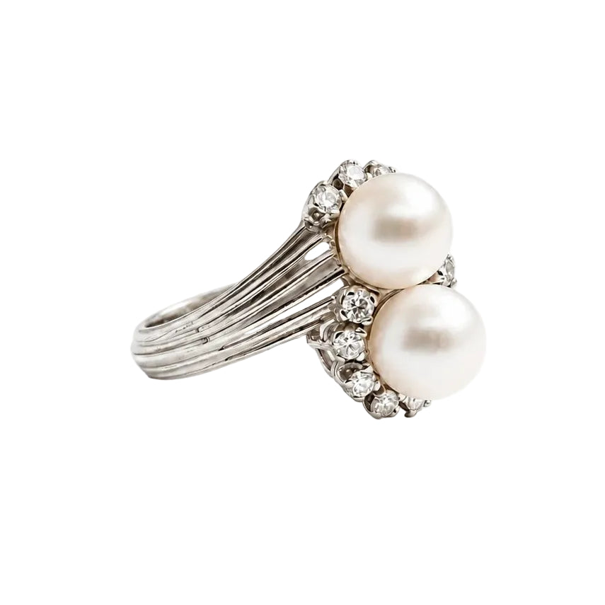 "Toi & Moi" Ring in White Gold, Pearls, and Diamonds