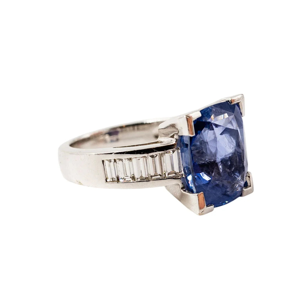 Bague Entourage en or blanc, saphir et diamants