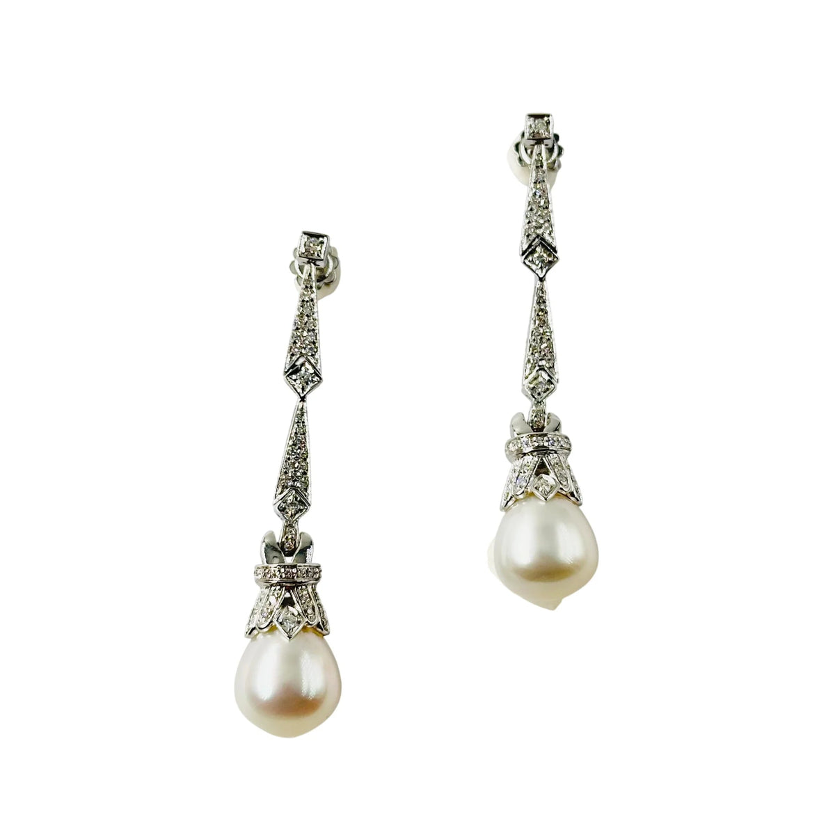 White Gold Dangle Earrings with Pearls and Diamonds