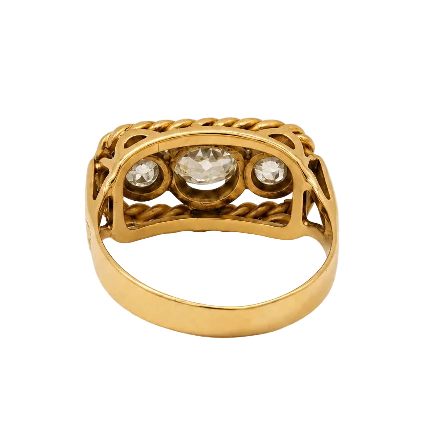 Trilogy Ring in Yellow Gold and Diamonds