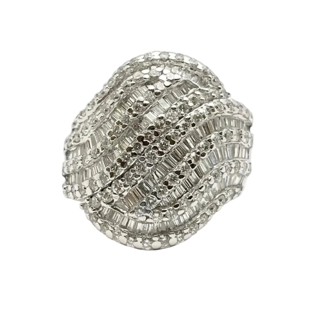 Bague Dôme en or blanc et diamants