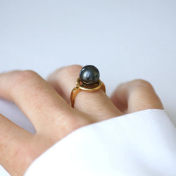 Bague Solitaire DINH VAN en or jaune et hématite