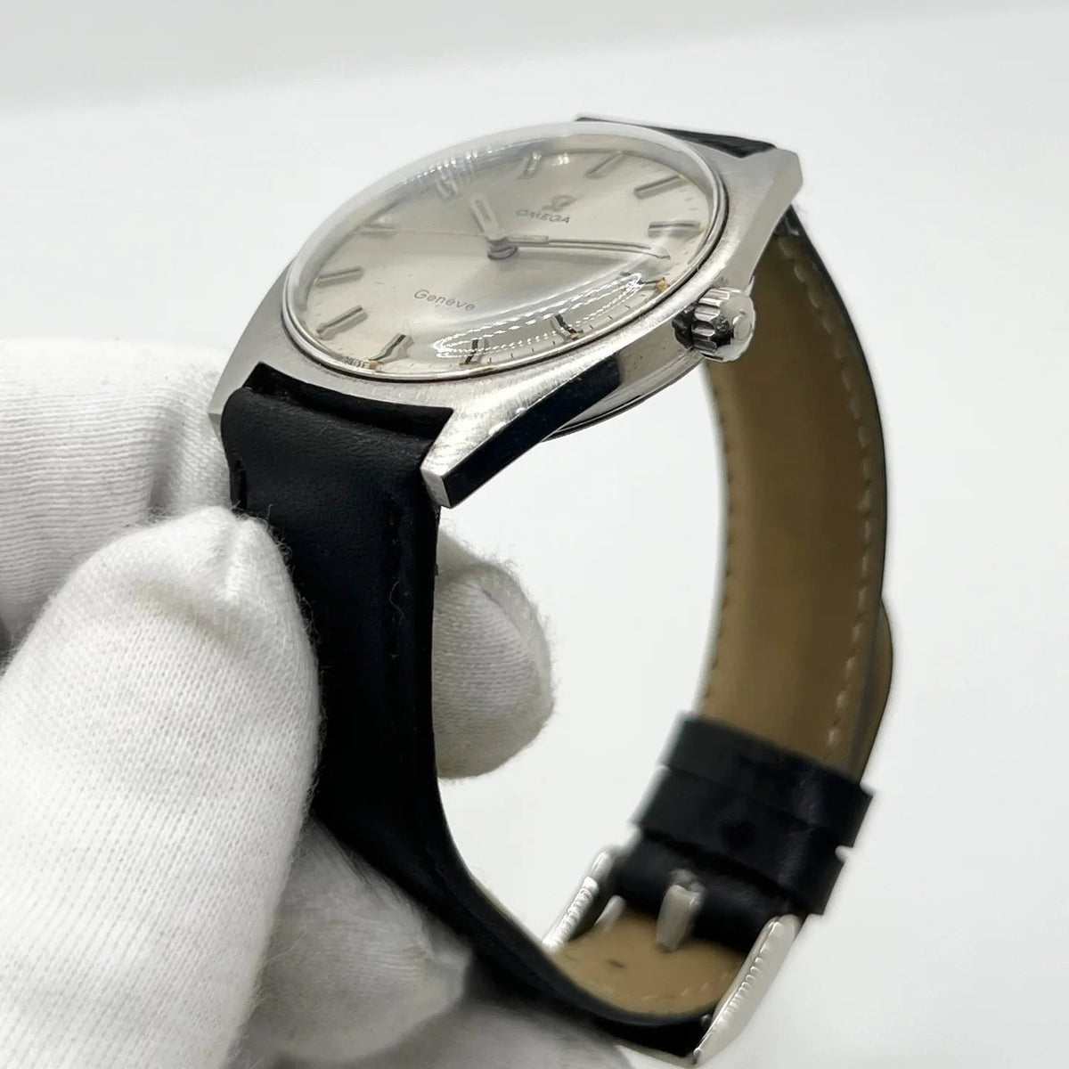 OMEGA watch in stainless steel and leather
