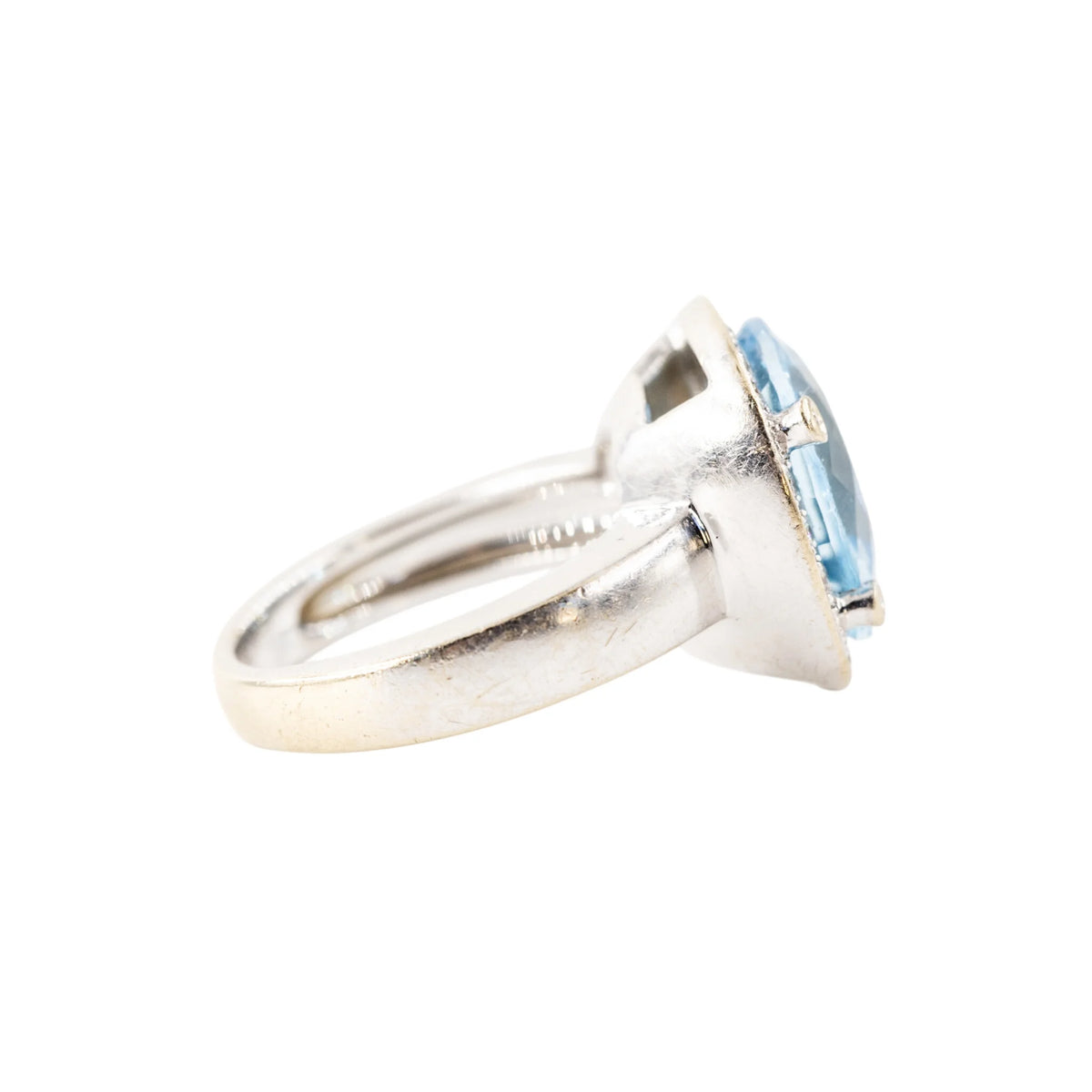 POIRAY "Filles Antik" Ring in white gold, blue Topaz, and Diamonds